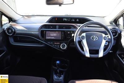 2015 Toyota Aqua - Thumbnail