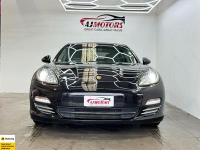 2013 Porsche PANAMERA - Thumbnail