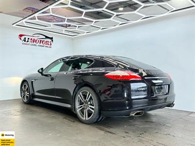 2013 Porsche PANAMERA - Thumbnail