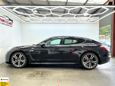 2013 Porsche PANAMERA - Thumbnail