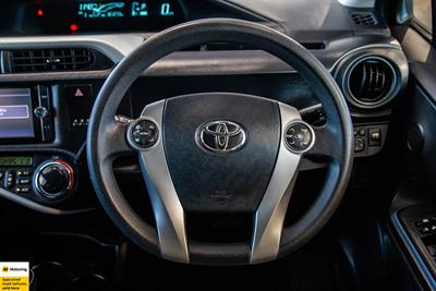 2014 Toyota Aqua - Thumbnail