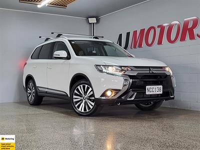 2020 Mitsubishi Outlander - Thumbnail