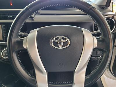 2015 Toyota Aqua - Thumbnail