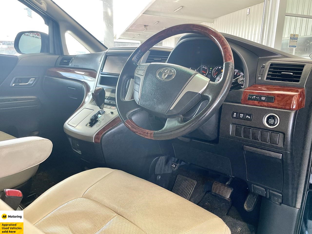 2010 Toyota Vellfire