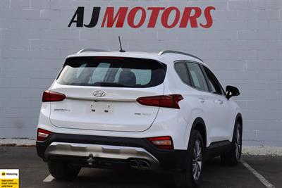 2019 Hyundai Santa Fe - Thumbnail