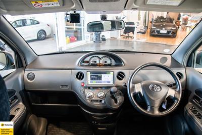 2013 Toyota Sienta - Thumbnail