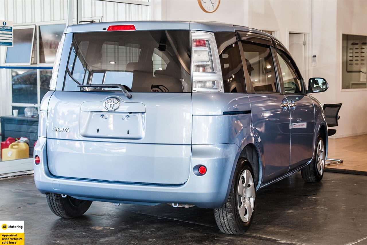 2013 Toyota Sienta