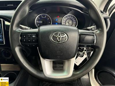 2018 Toyota Hilux - Thumbnail