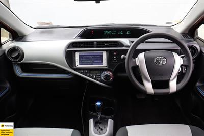 2013 Toyota Aqua - Thumbnail