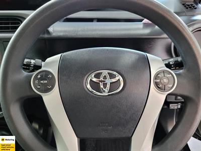 2013 Toyota Aqua - Thumbnail