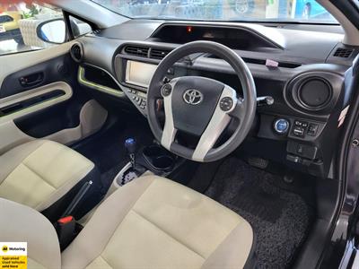 2013 Toyota Aqua - Thumbnail