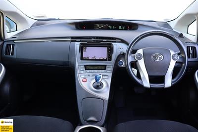 2012 Toyota Prius - Thumbnail