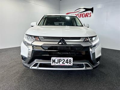 2019 Mitsubishi Outlander - Thumbnail