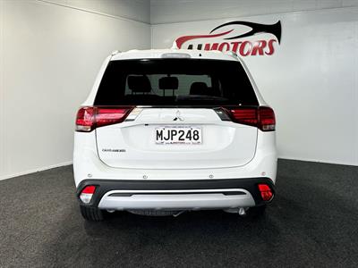 2019 Mitsubishi Outlander - Thumbnail