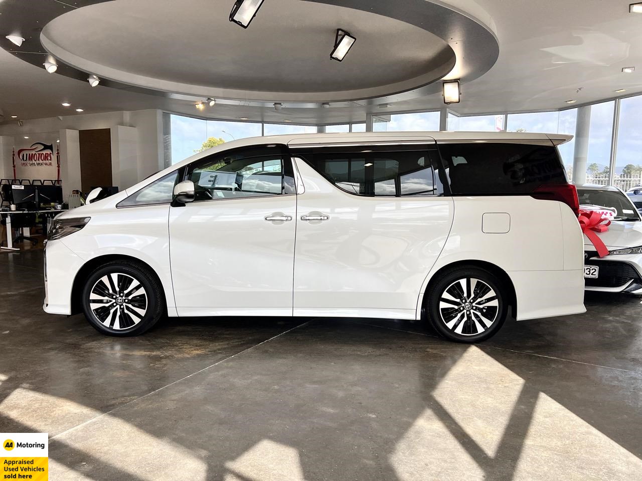 2023 Toyota Alphard