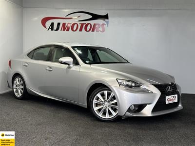 2014 Lexus IS 300h