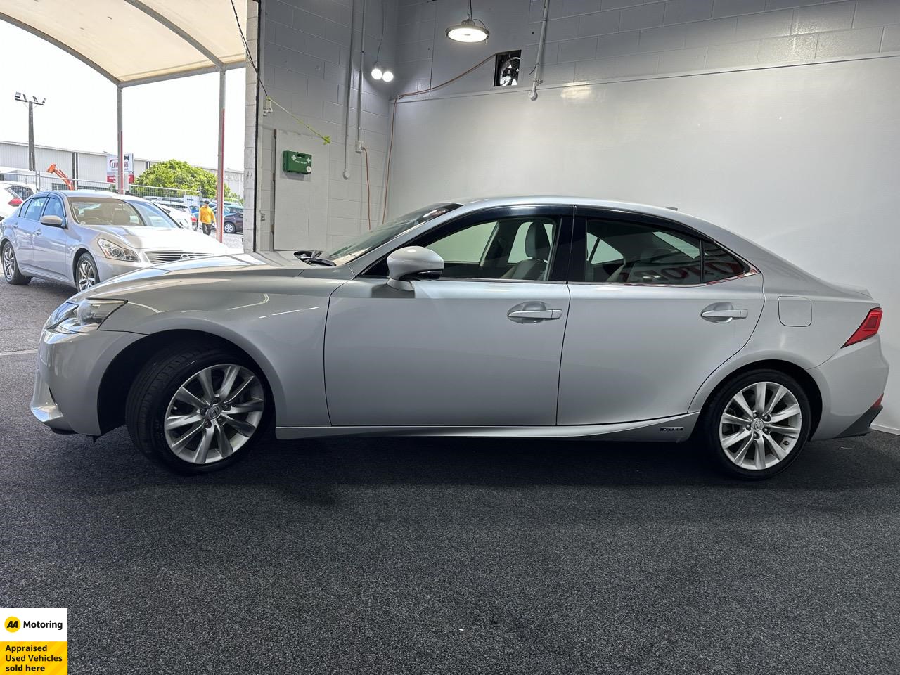 2014 Lexus IS 300h