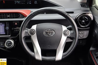 2015 Toyota Aqua - Thumbnail