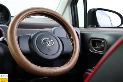 2015 Toyota Spade - Thumbnail