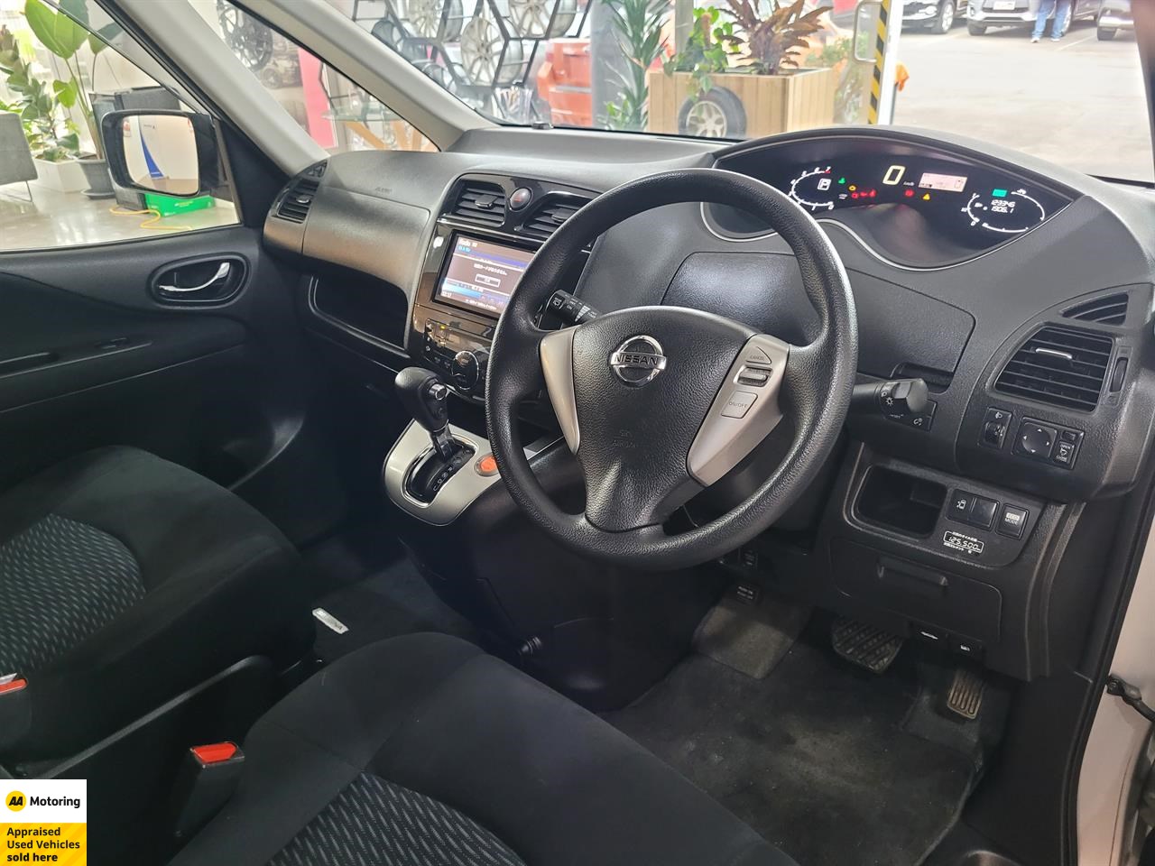 2013 Nissan Serena