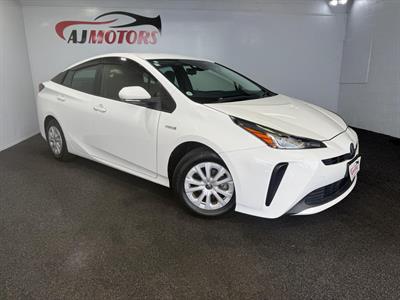 2019 Toyota Prius - Thumbnail