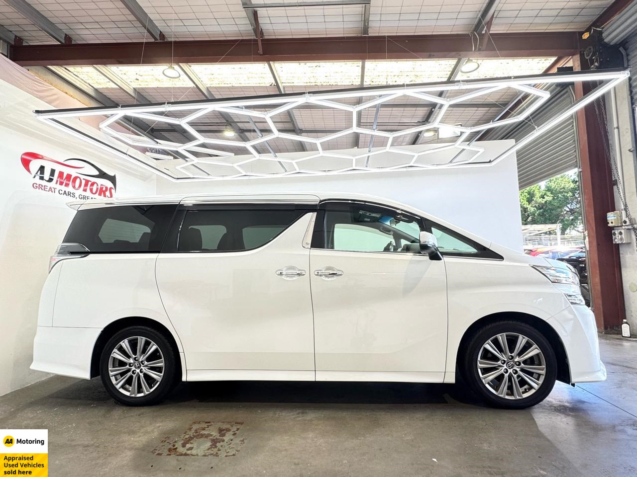 2017 Toyota Vellfire