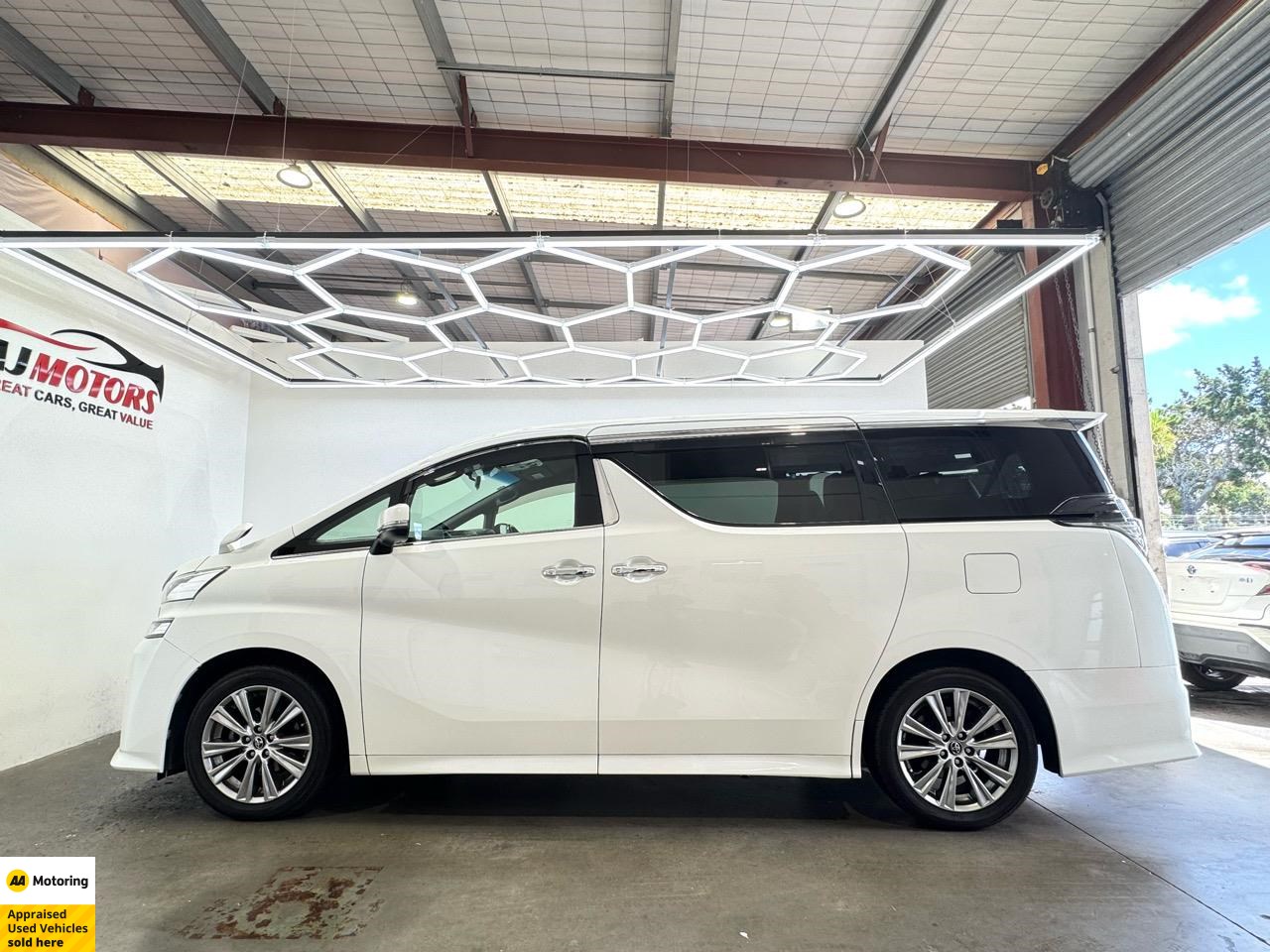 2017 Toyota Vellfire