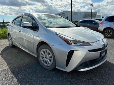 2019 Toyota Prius - Thumbnail