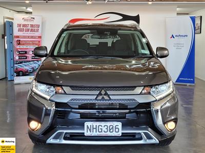 2021 Mitsubishi Outlander - Thumbnail