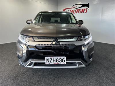 2022 Mitsubishi Outlander - Thumbnail