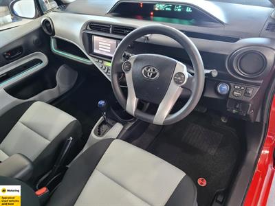 2013 Toyota Aqua - Thumbnail