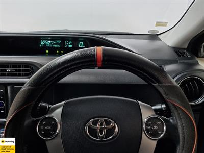 2013 Toyota Aqua - Thumbnail