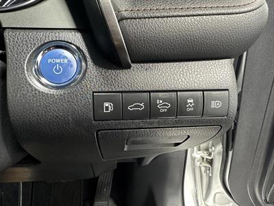 2017 Toyota Camry - Thumbnail