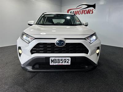 2019 Toyota RAV4 - Thumbnail