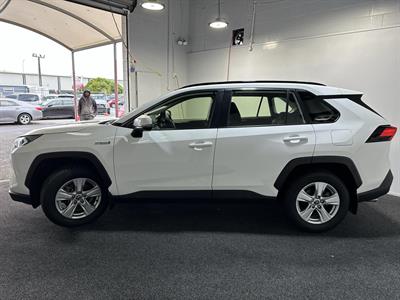 2019 Toyota RAV4 - Thumbnail