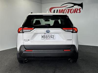 2019 Toyota RAV4 - Thumbnail