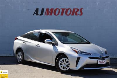 2019 Toyota Prius - Thumbnail