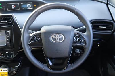 2019 Toyota Prius - Thumbnail