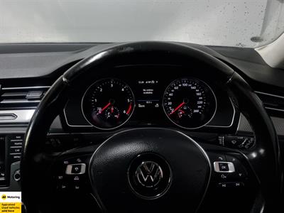 2017 Volkswagen Passat - Thumbnail