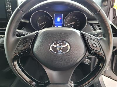 2018 Toyota C-HR - Thumbnail