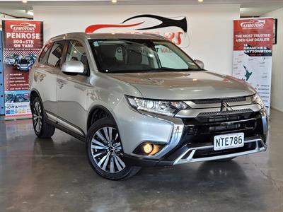 2021 Mitsubishi Outlander - Thumbnail