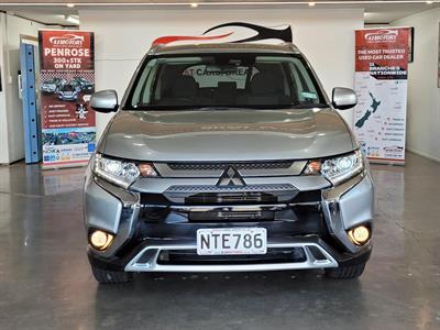 2021 Mitsubishi Outlander - Thumbnail