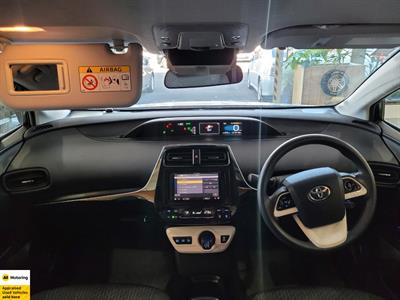 2017 Toyota Prius - Thumbnail