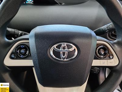 2017 Toyota Prius - Thumbnail