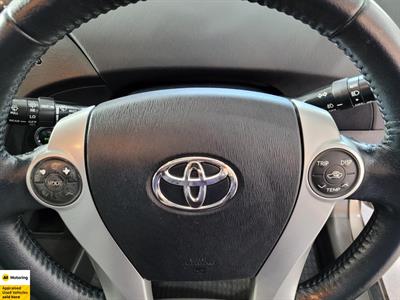 2011 Toyota Prius - Thumbnail