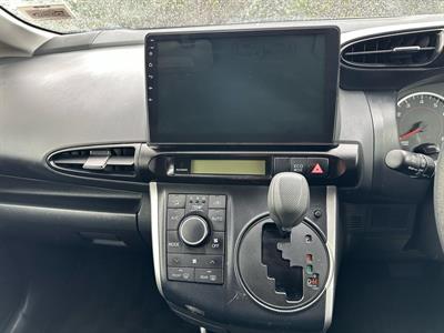 2013 Toyota Wish - Thumbnail