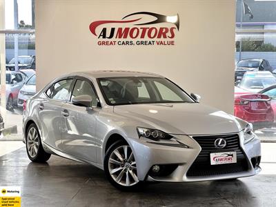 2013 Lexus IS 300h