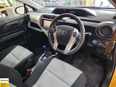 2013 Toyota Aqua - Thumbnail