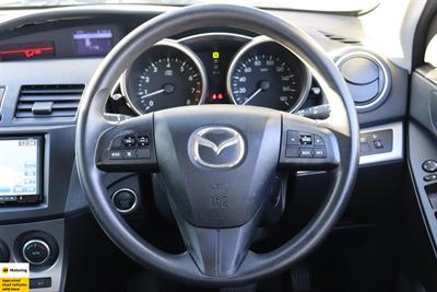 2011 Mazda Axela - Thumbnail