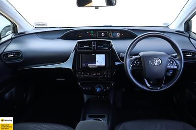 2020 Toyota Prius - Thumbnail